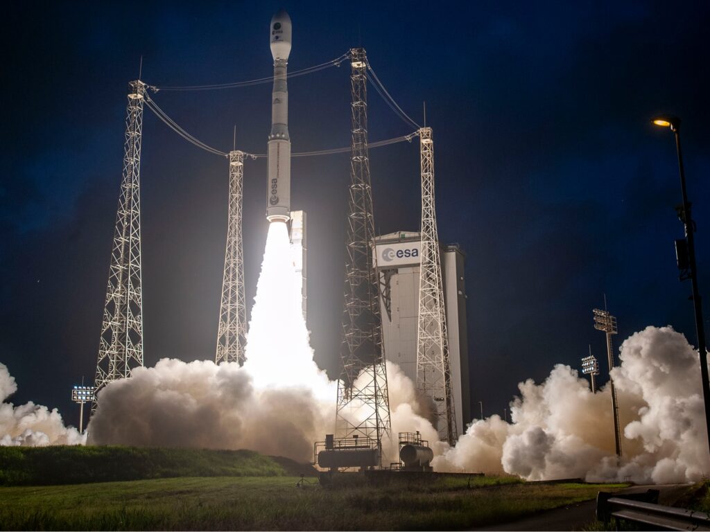 Lanzamiento del satélite Biomass desde el Puerto Espacial de Kurú.
