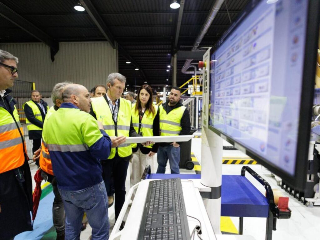 La Xunta intensifica su apoyo a la industria forestal para convertir a Galicia en referente nacional